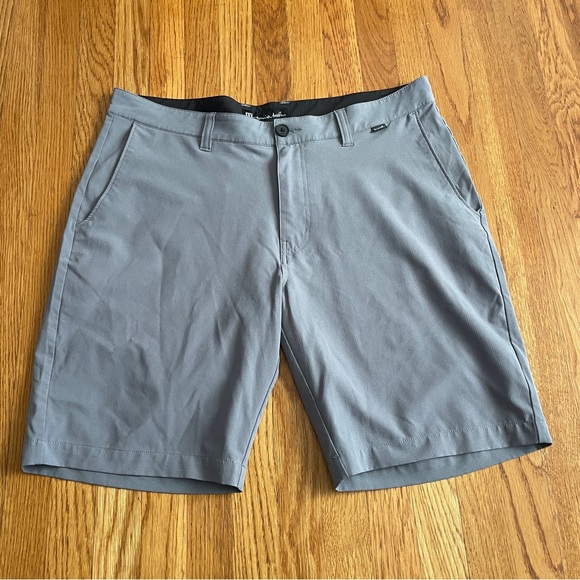Travis Mathew Other - Travis Mathew Men's Gray golf business Performance Shorts 35